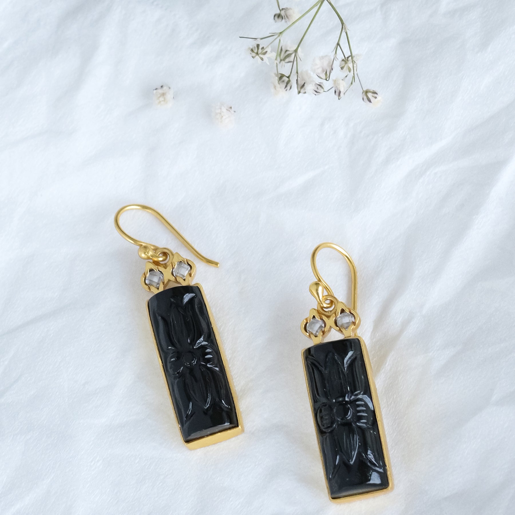 Vera Earrings Gold Black Onyx