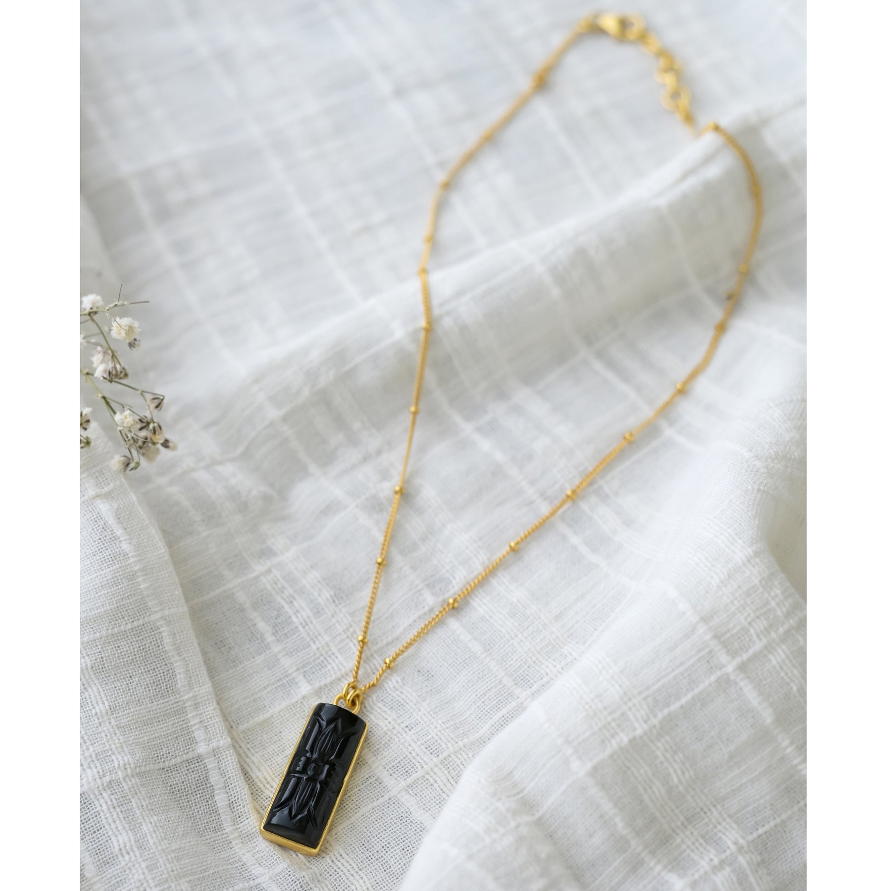 Vera Necklace Gold Black