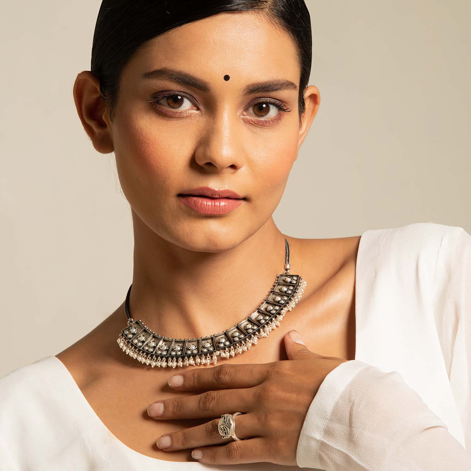 Suvarna Necklace Pearl
