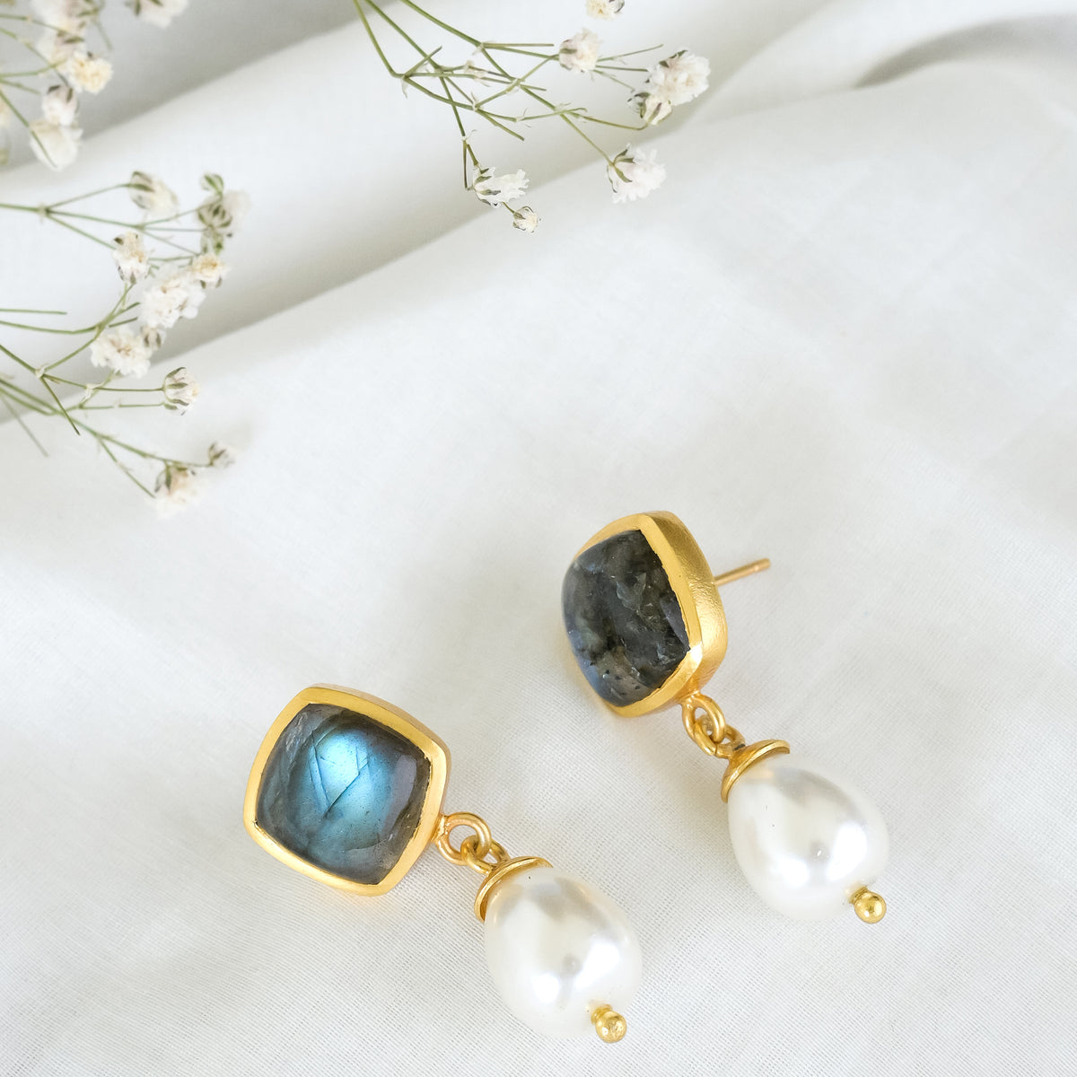 Pranati Earrings Grey