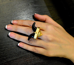 Isis Ring Black