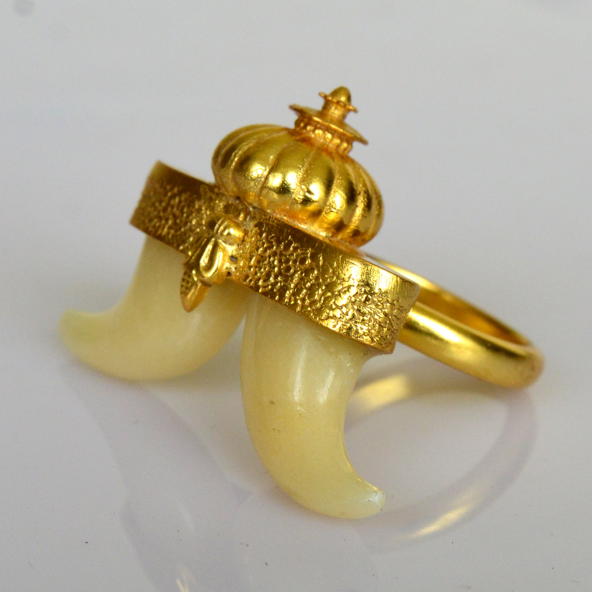 Isis Ring Ivory