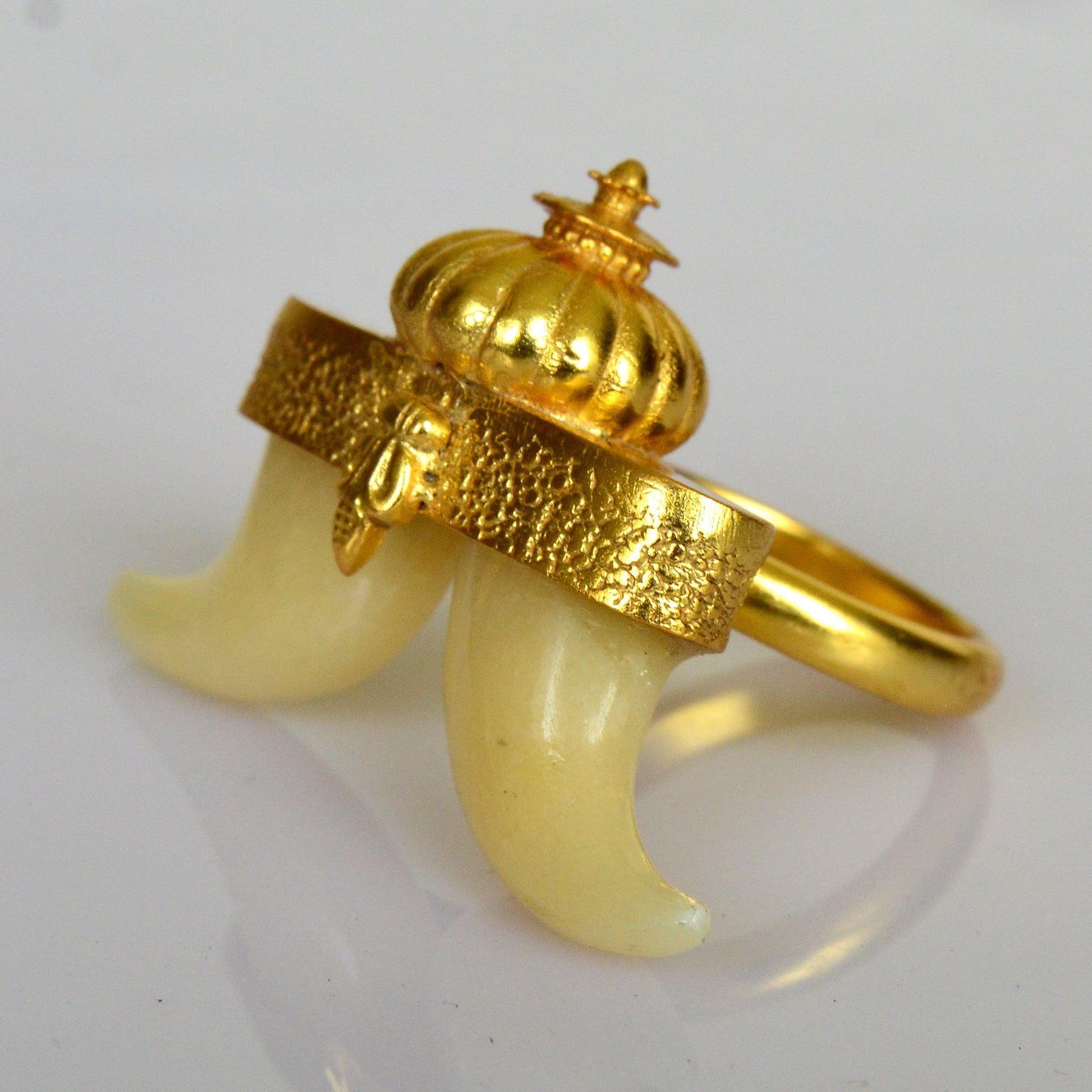 Isis Ring Ivory