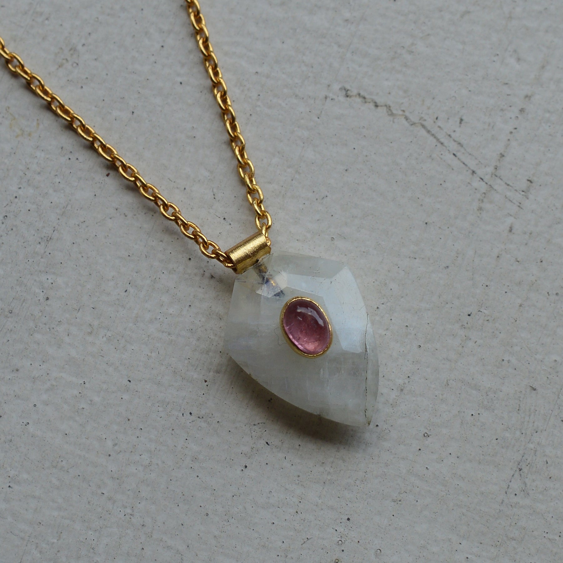 Urvashi necklace milk