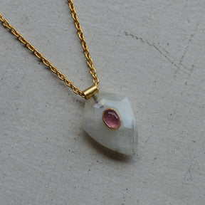 Urvashi necklace milk