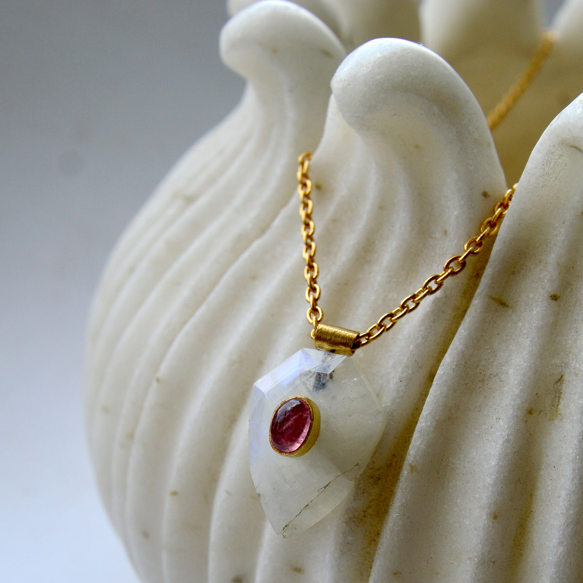 Urvashi necklace milk