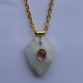 Urvashi necklace milk