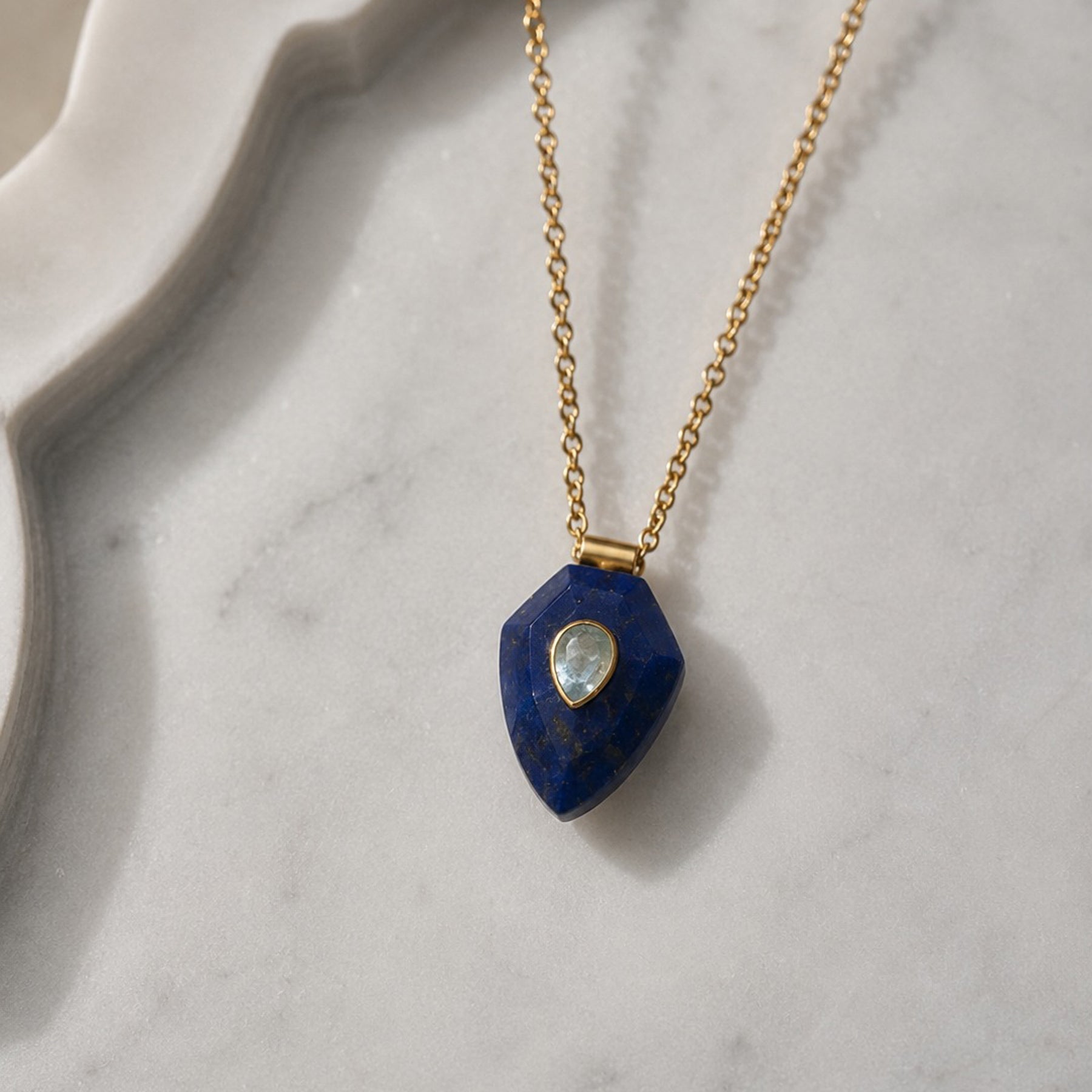 Urvashi necklace lapis and labradorite