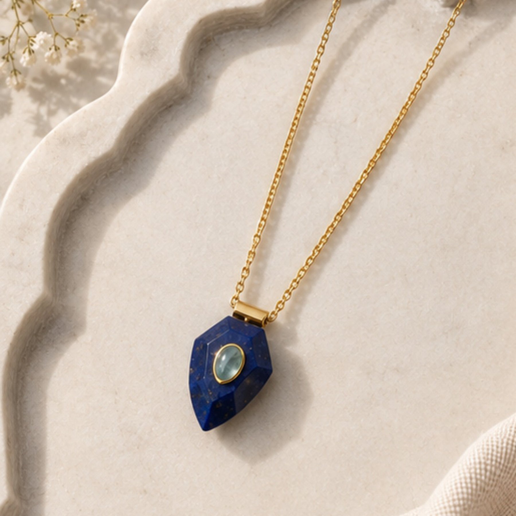 Urvashi necklace lapis and labradorite